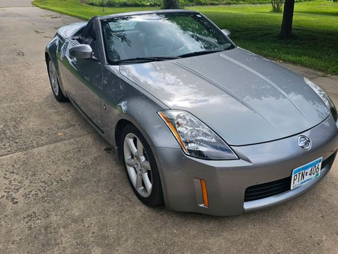 Used 2005 Nissan 350Z Touring RWD image 6