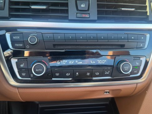 Used 2017 BMW 440i xDrive 440i xDrive Convertible 2D image 9