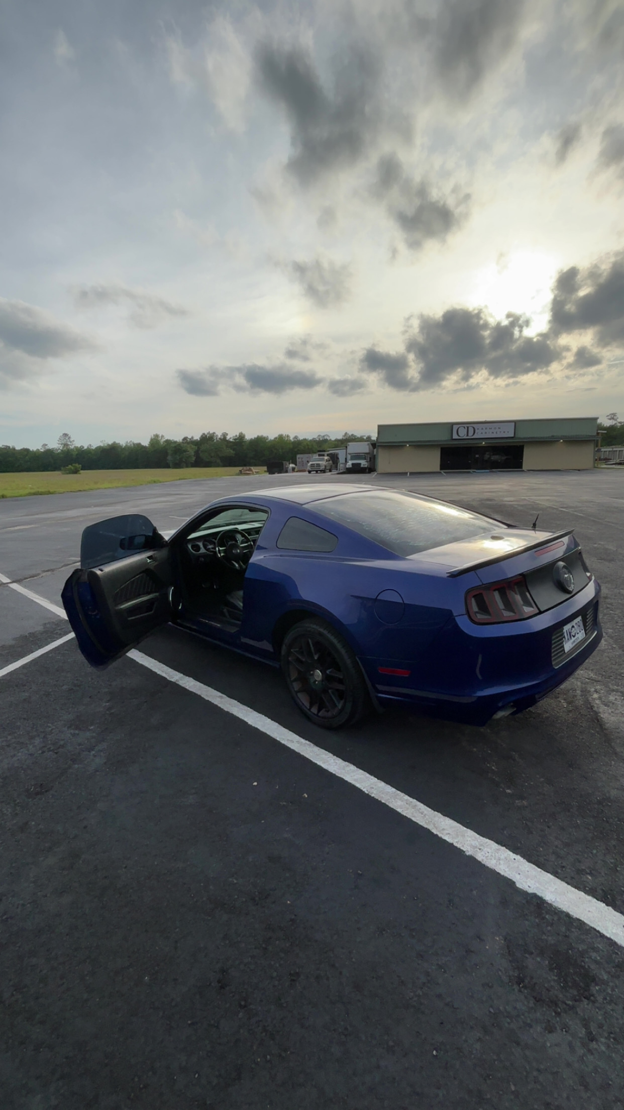 Used 2013 Ford Mustang Premium RWD image 2