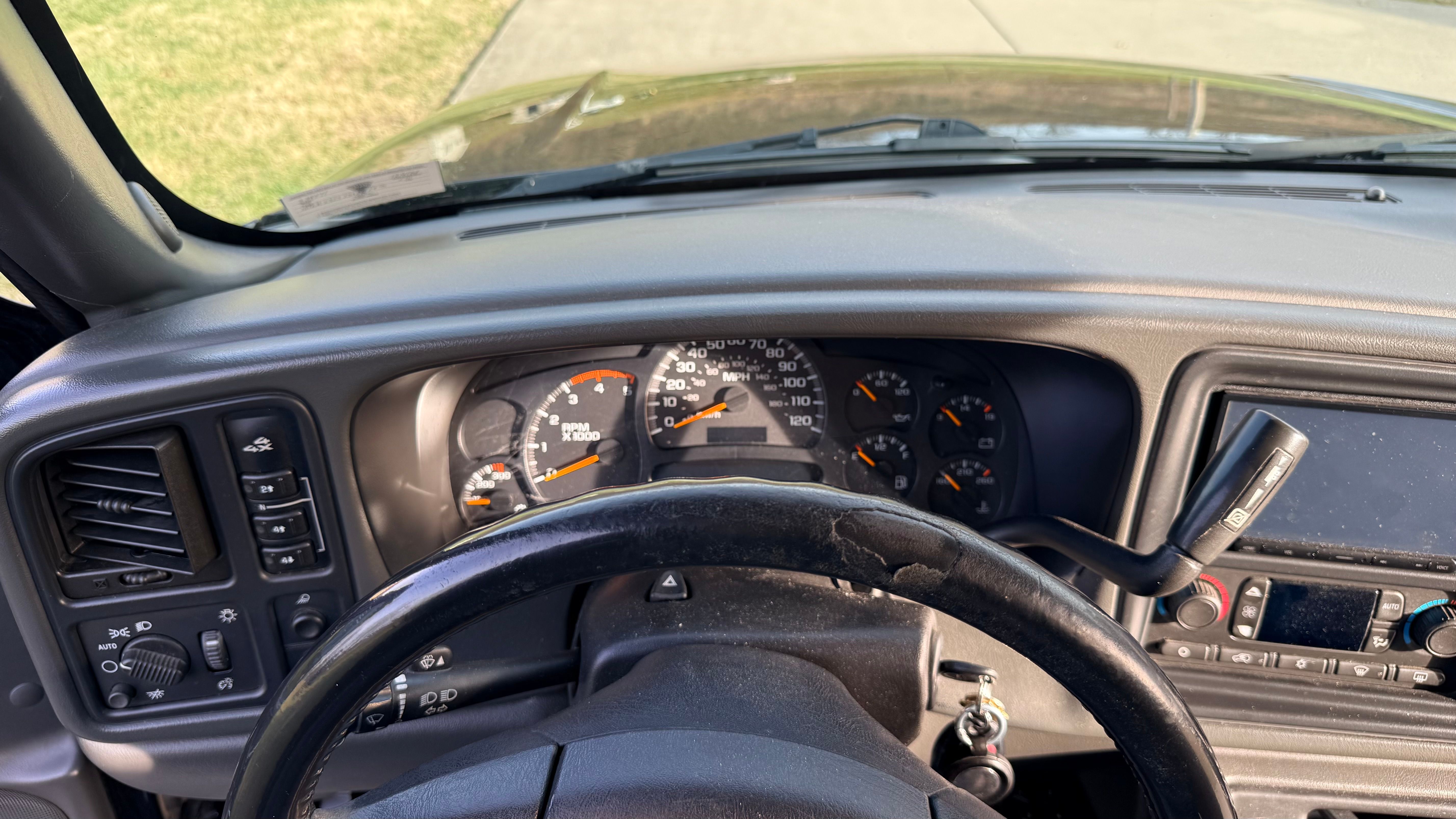 Used 2005 GMC Sierra 2500 SLT w/ Heavy-Duty Power Package AWD/4WD image 27