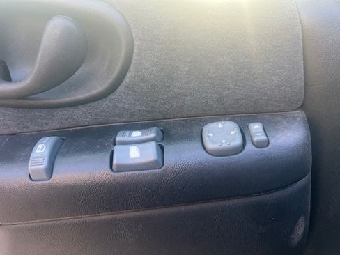 Used 2002 Chevrolet S10 Pickup LS w/ LS Preferred Equipment Group image 11