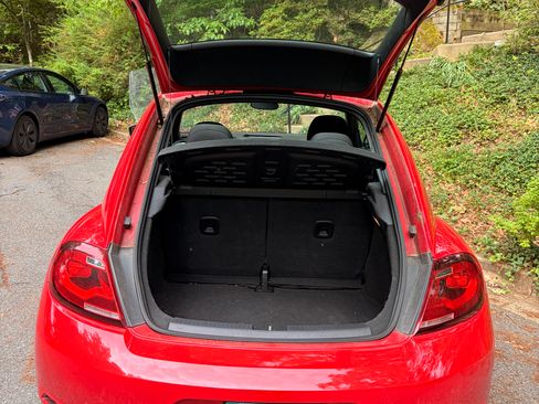 Used 2019 Volkswagen Beetle 2.0T S FWD image 8