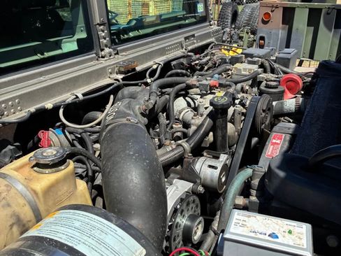 Used 2003 HUMMER H1 4-Door Wagon image 4