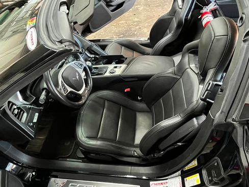 Used 2015 Chevrolet Corvette Z06 w/ Z07 Performance Package RWD image 13