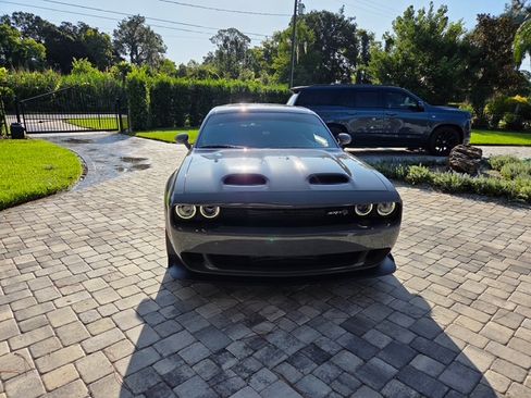 Used 2023 Dodge Challenger SRT Hellcat RWD image 2