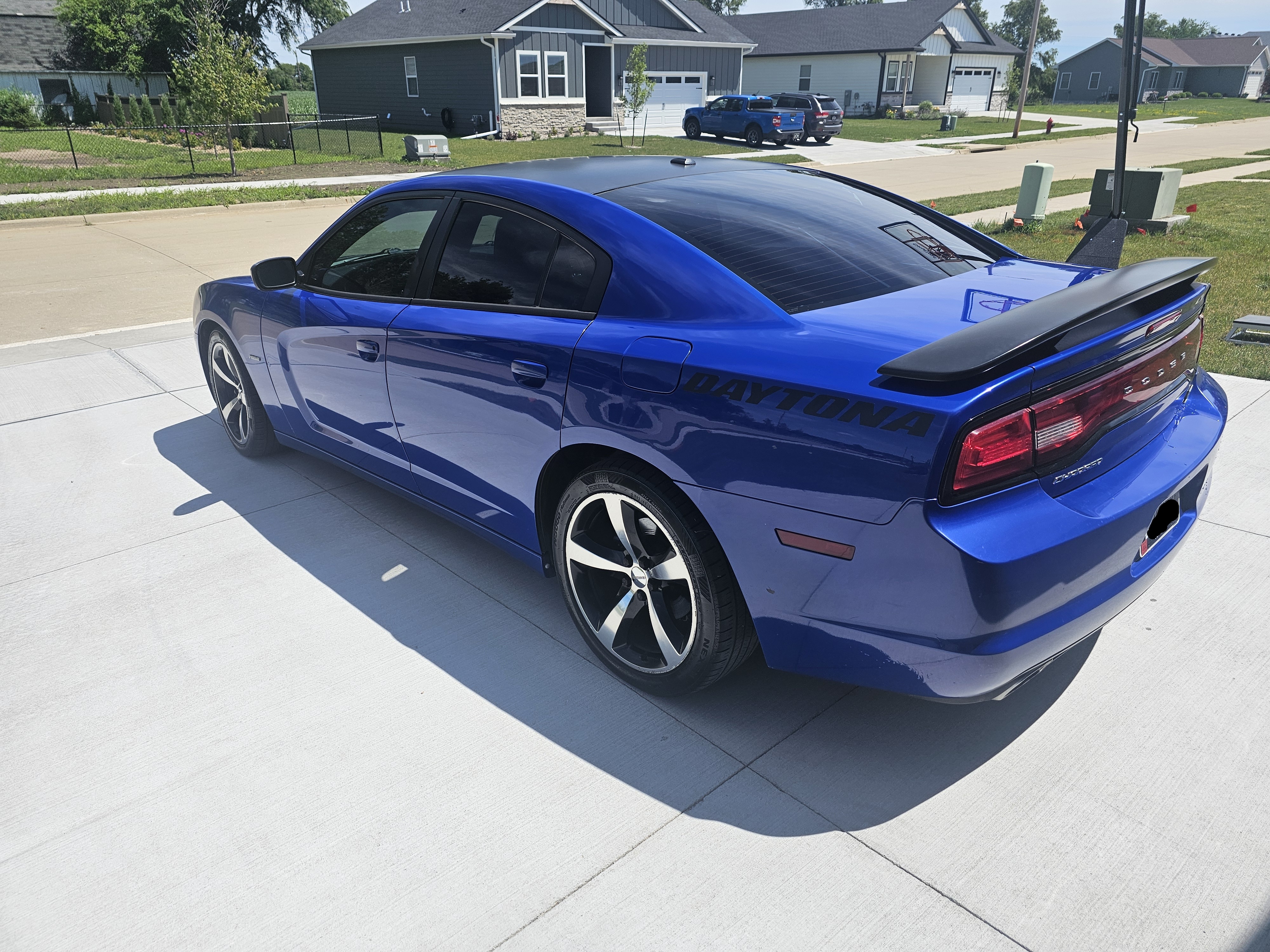 Used 2013 Dodge Charger R/T RWD image 2