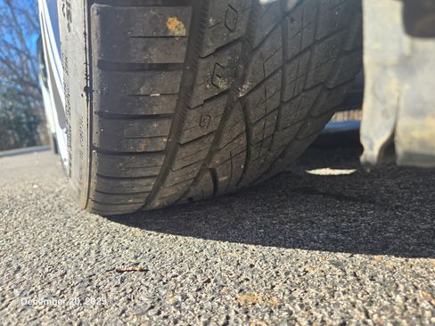 Used 2021 Chevrolet Corvette Stingray Coupe w/ Z51 Performance Package image 16