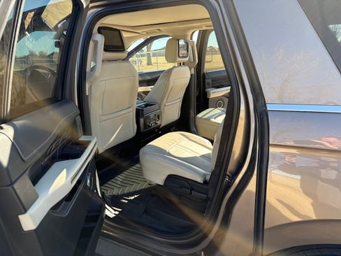 Used 2019 Ford Expedition Max Platinum image 12