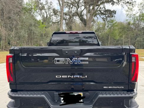 Used 2024 GMC Sierra 3500 Denali Ultimate image 10