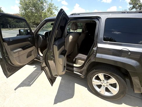 Used 2015 Jeep Patriot Sport w/ Power Value Group AWD/4WD image 4