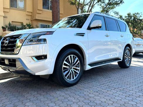 Used 2023 Nissan Armada SL image 1