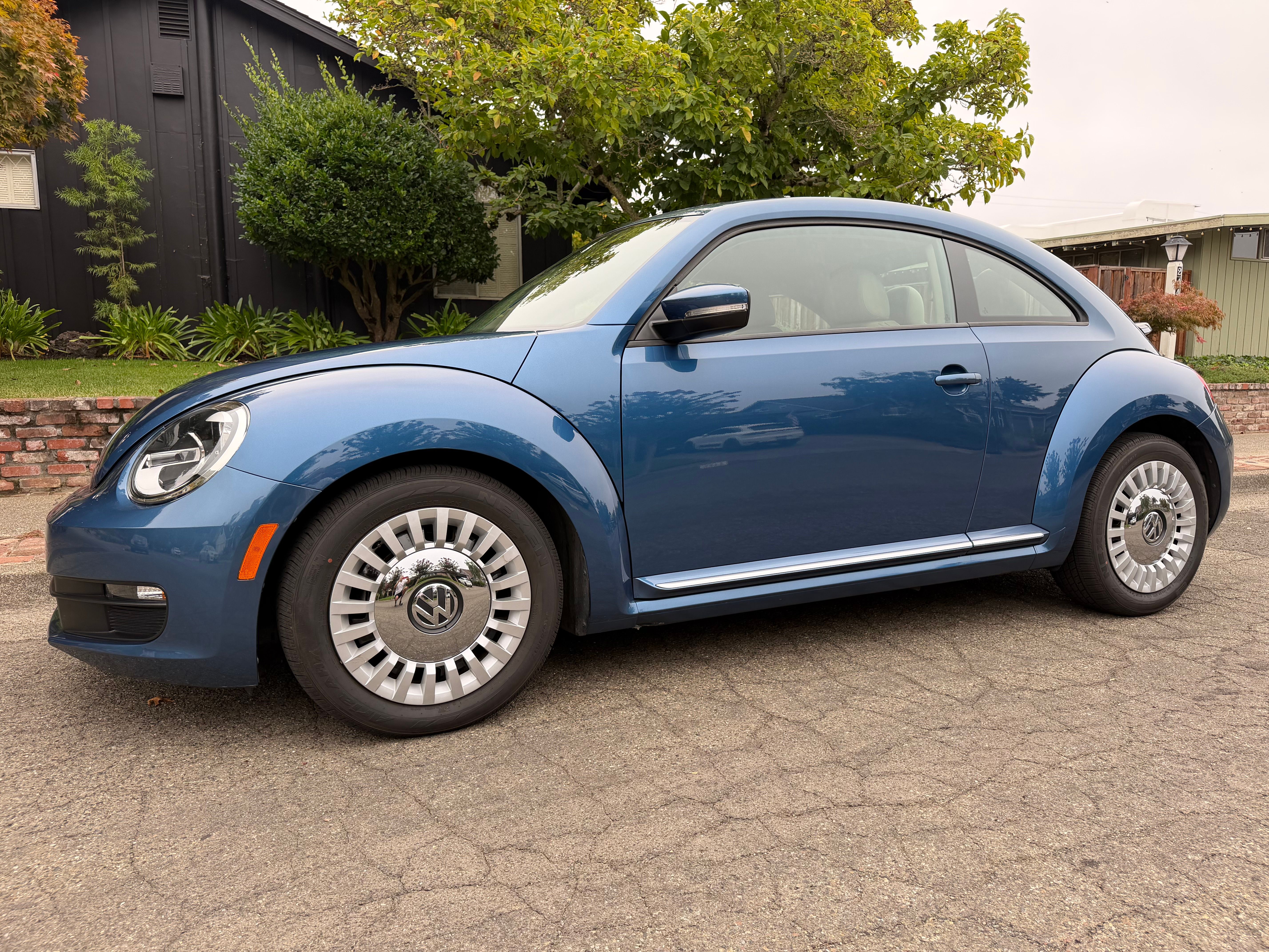 Used 2016 Volkswagen Beetle 1.8T SE FWD image 1
