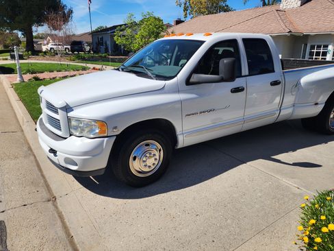 Used 2004 Dodge Ram 3500 Truck SLT w/ Sport Appearance Group image 5