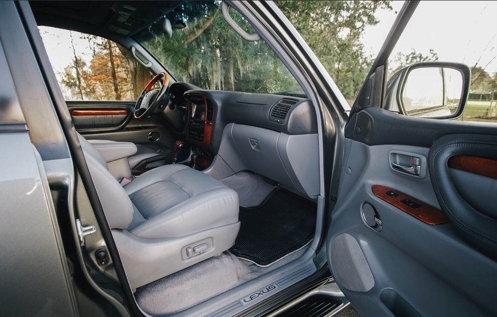 Used 2002 Lexus LX 470 4WD image 9