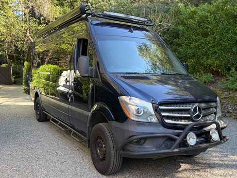 Used 2017 Mercedes-Benz Sprinter 2500 image 2