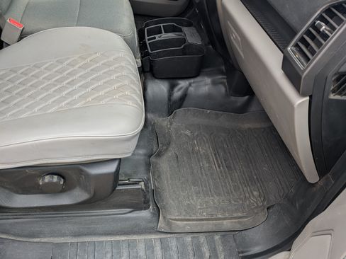 Used 2017 Ford F150 XLT image 16