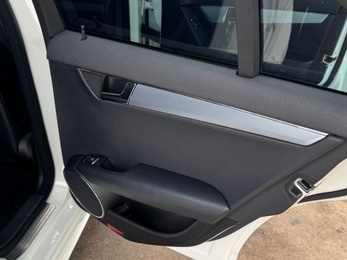 Used 2008 Mercedes-Benz C 300 4MATIC Sedan image 18