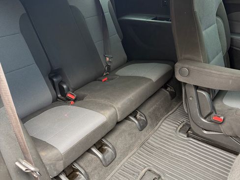 Used 2018 Chevrolet Traverse LT FWD image 16