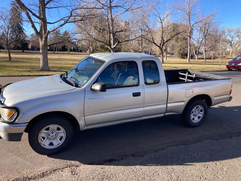 Used 2001 Toyota Tacoma 2WD Xtracab image 4