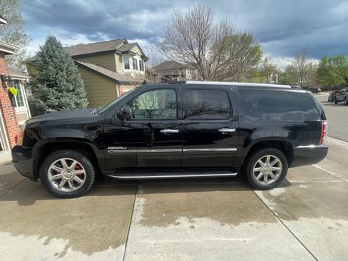 Used 2014 GMC Yukon XL Denali AWD/4WD image 2