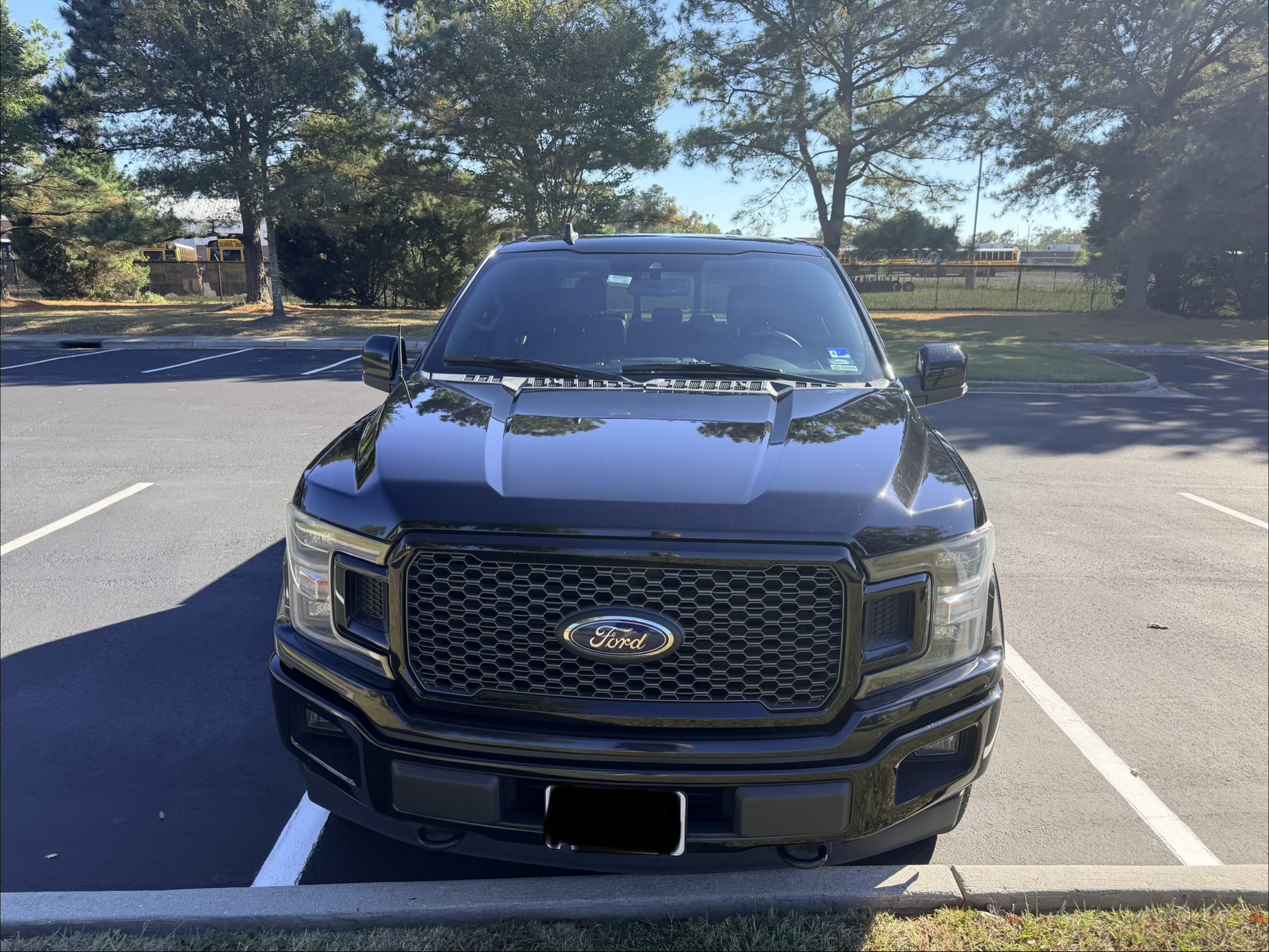 Used 2019 Ford F150 Lariat w/ Equipment Group 502A Luxury AWD/4WD image 2
