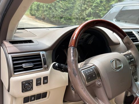 Used 2010 Lexus GX 460 AWD/4WD image 9