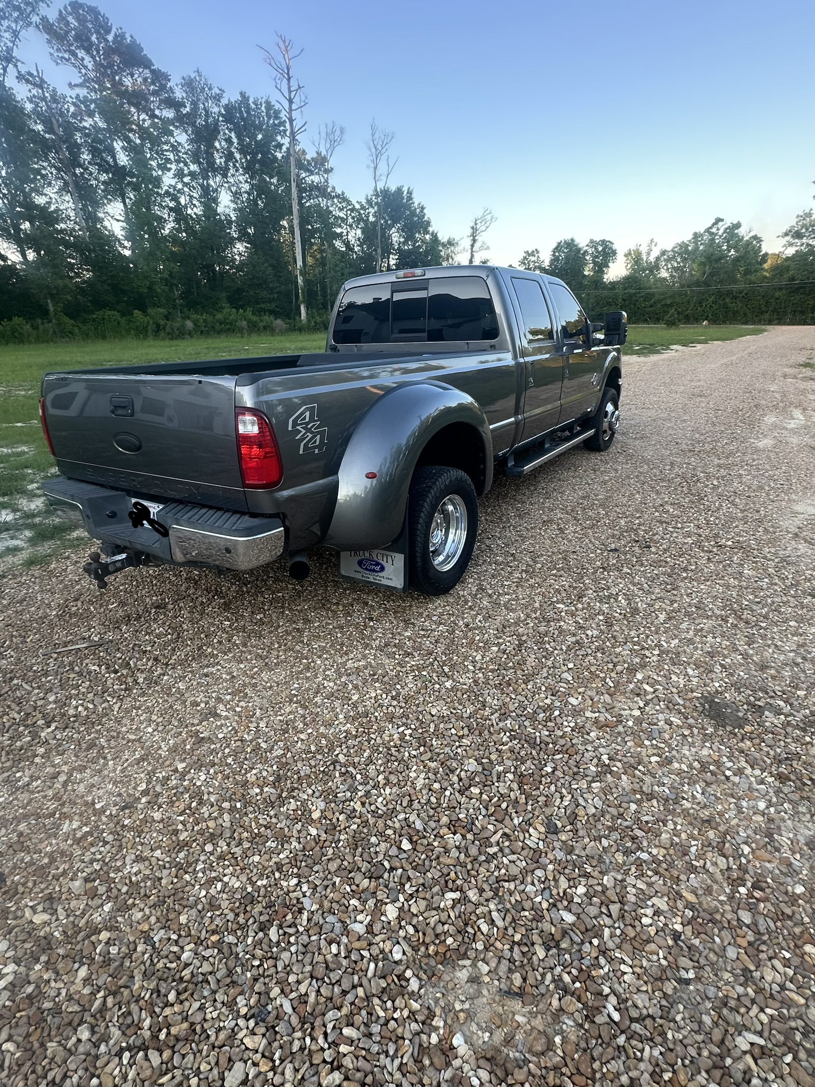 Used 2011 Ford F350 Lariat w/ Lariat Interior Pkg AWD/4WD image 23