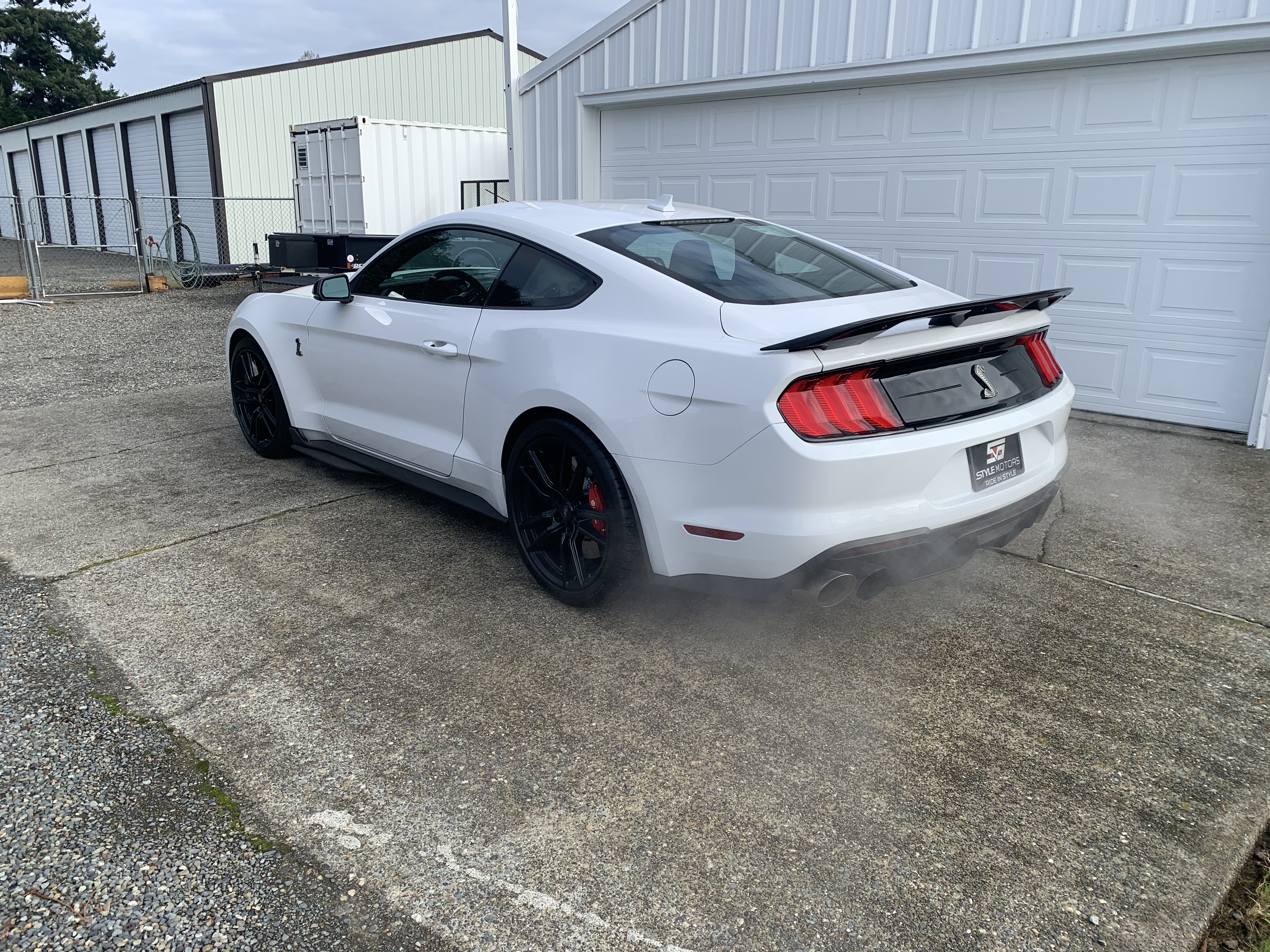 Used 2020 Ford Mustang Shelby GT500 w/ Technology Package RWD image 2