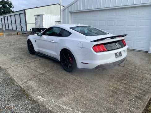 Used 2020 Ford Mustang Shelby GT500 w/ Technology Package RWD image 2