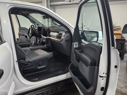 Used 2023 Ford F150 Lightning XLT image 11