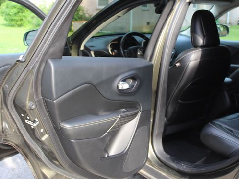 Used 2014 Jeep Cherokee Limited w/ Luxury Group image 13