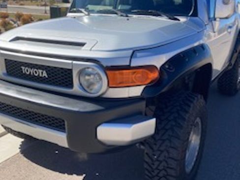 Used 2007 Toyota FJ Cruiser Sport Utility 2D image 5