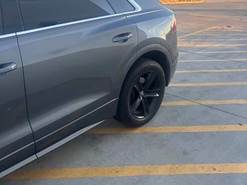 Used 2019 Audi Q8 Premium w/ Convenience Package image 4