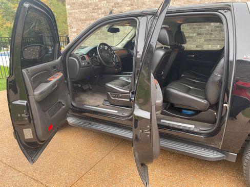 Used 2007 Chevrolet Avalanche LT w/ LT Preferred Equipment Group image 9