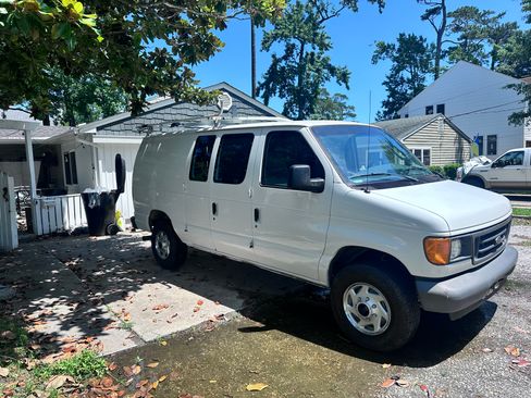 Used 2007 Ford E-350 and Econoline 350 Super Duty image 2