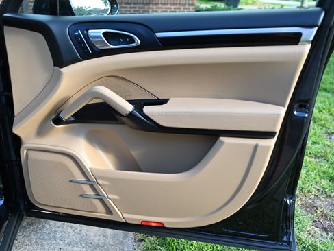 Used 2018 Porsche Cayenne S AWD/4WD image 17