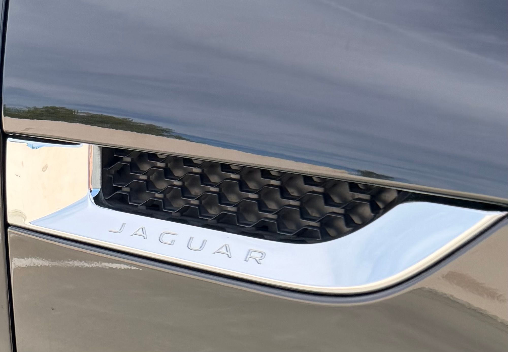 Used 2015 Jaguar F-TYPE S RWD image 26