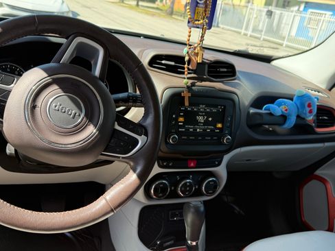 Used 2017 Jeep Renegade Limited image 8