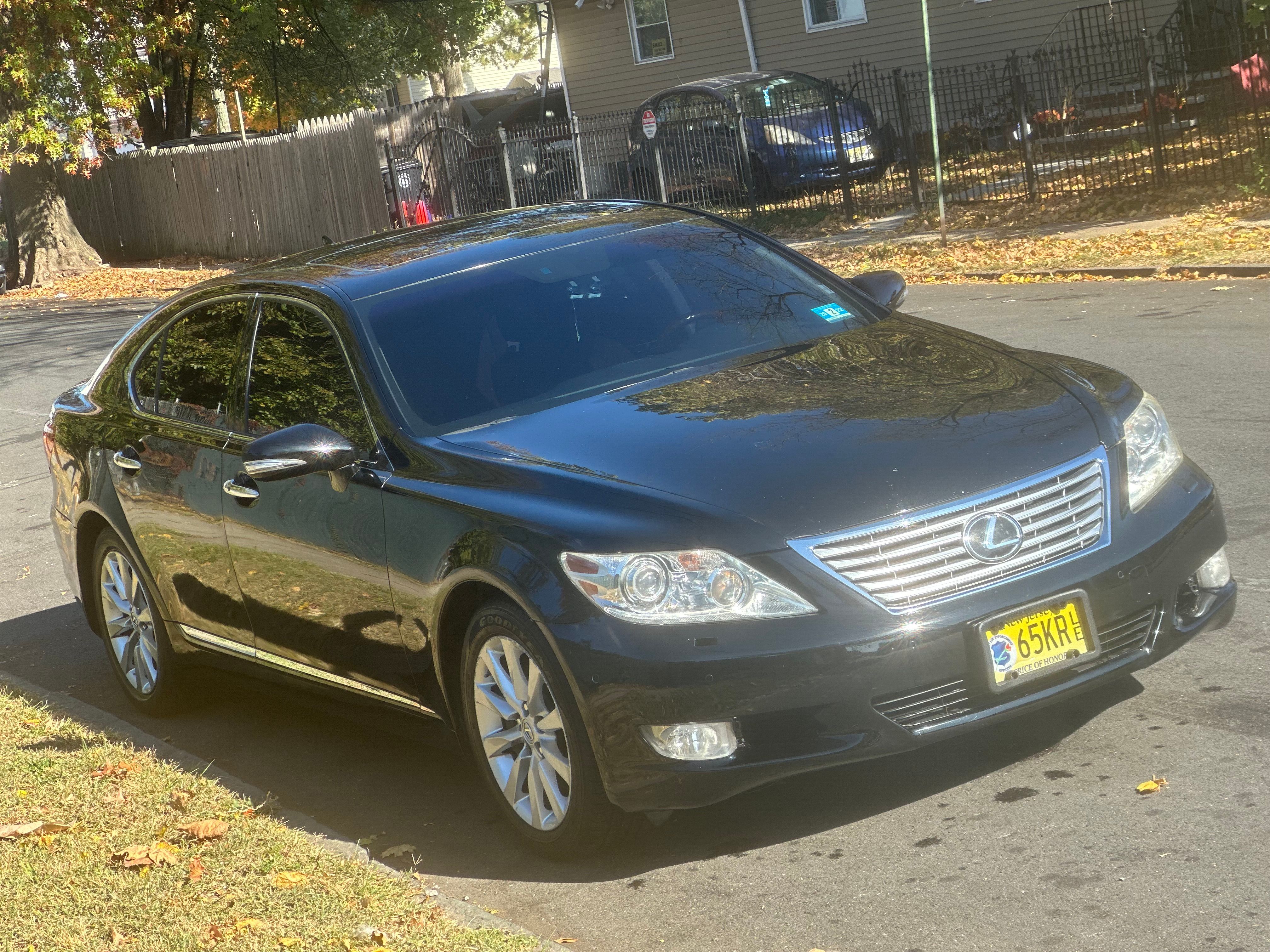 Used 2011 Lexus LS 460 AWD w/ Luxury Value Edition image 10