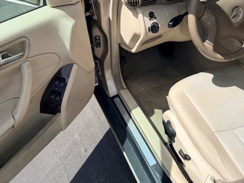 Used 2005 Mercedes-Benz C 240 Sedan image 11