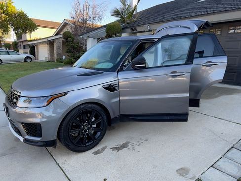 Used 2022 Land Rover Range Rover Sport HSE Silver Edition image 2