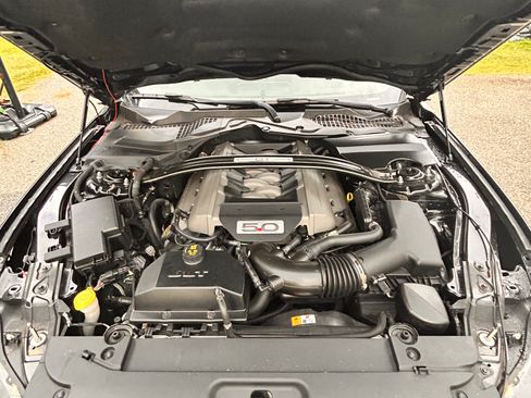 Used 2017 Ford Mustang GT Premium RWD image 21