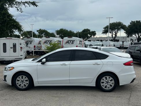 Used 2019 Ford Fusion S FWD image 9
