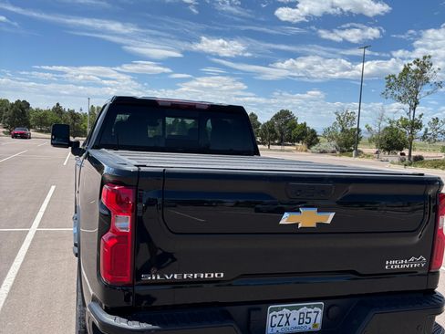 Used 2024 Chevrolet Silverado 3500 High Country w/ High Country Premium Package AWD/4WD image 4