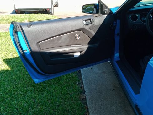 Used 2011 Ford Mustang Coupe image 13