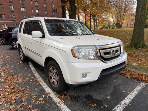 Used 2011 Honda Pilot Touring image 2