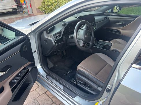 Used 2022 Lexus ES 350 w/ Accessory Package 2 FWD image 10