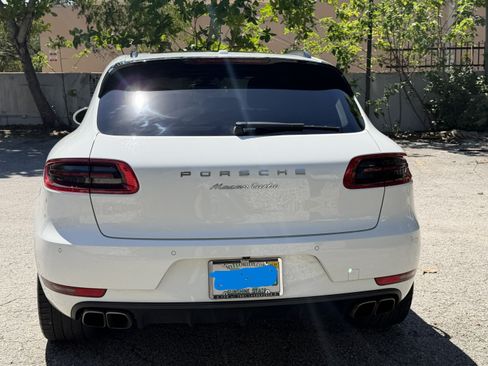 Used 2017 Porsche Macan Turbo image 8