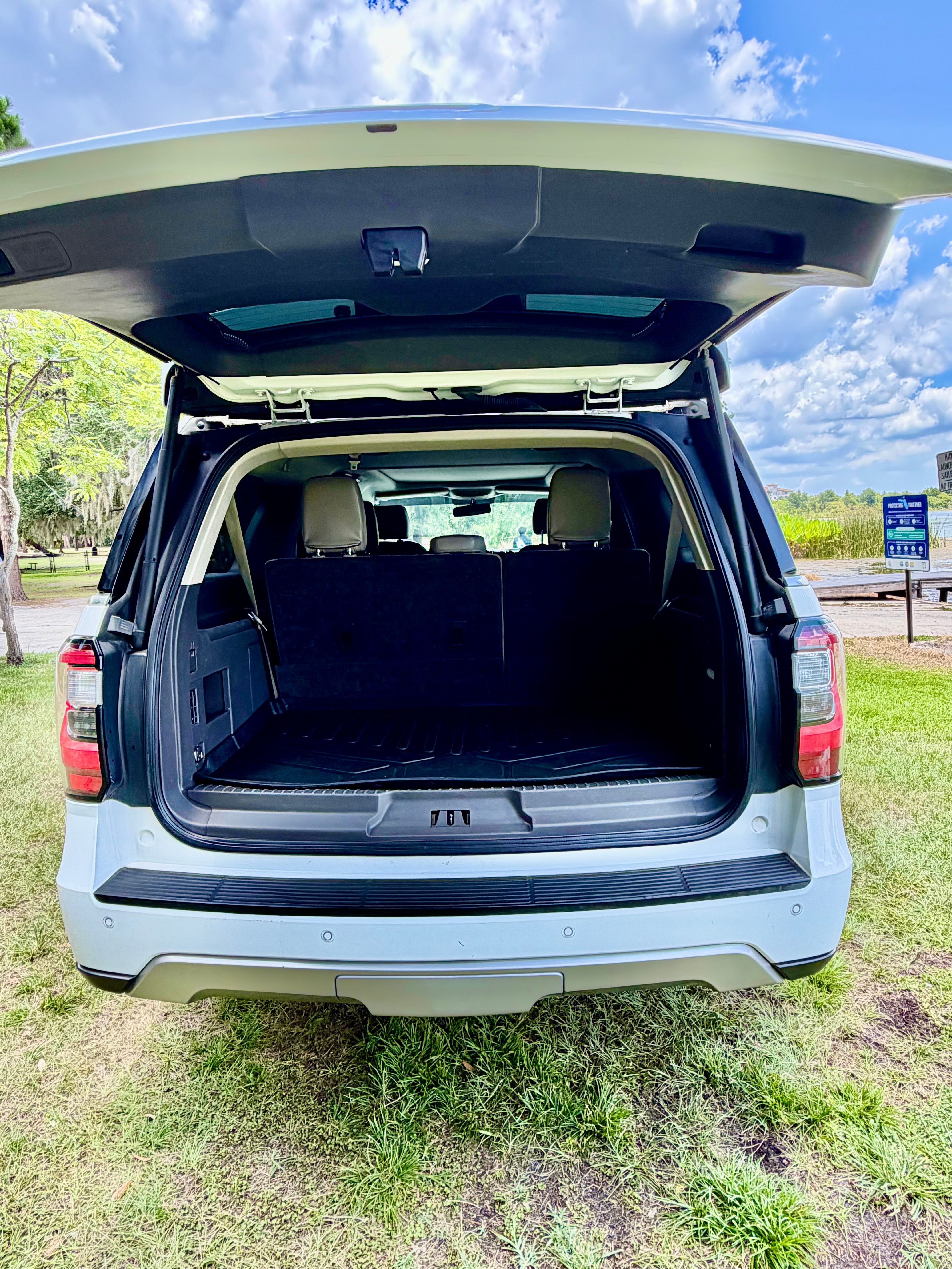 Used 2018 Ford Expedition Max Limited RWD image 20