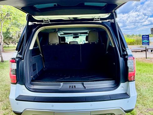 Used 2018 Ford Expedition Max Limited RWD image 20
